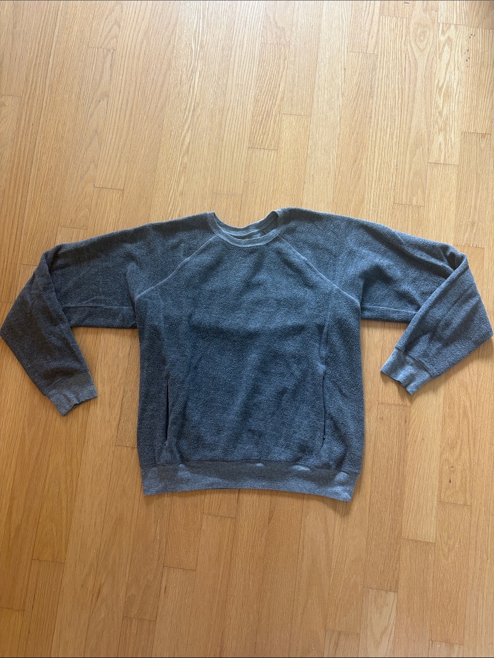 ALO Yoga Men's Crewneck Sweatshirt in Charcoal